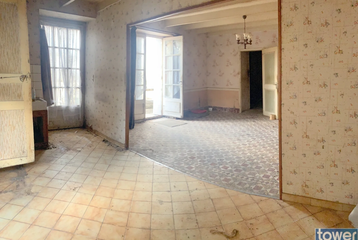 Maison à rénover de 120 m² avec dépendances à Beauvais sur Matha (17490) 