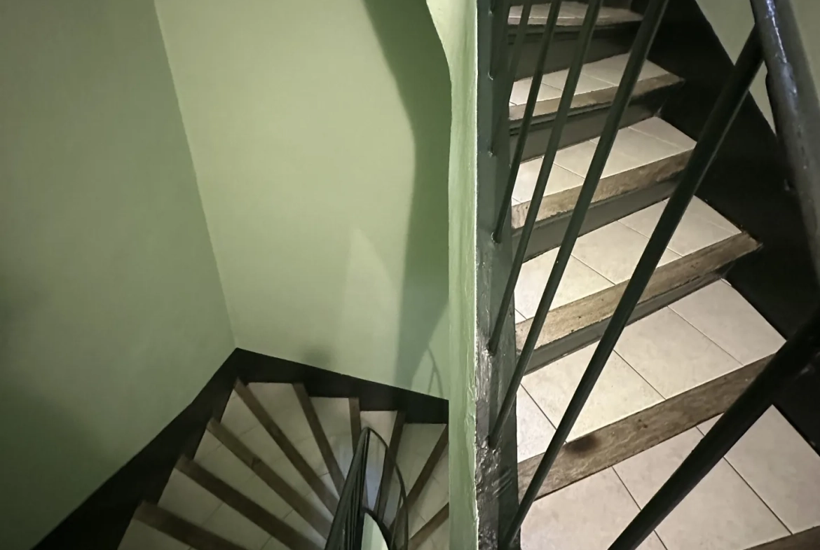 Immeuble de rapport à La Seyne-sur-Mer, 3 appartements rénovés, revenu annuel 19 800 € 