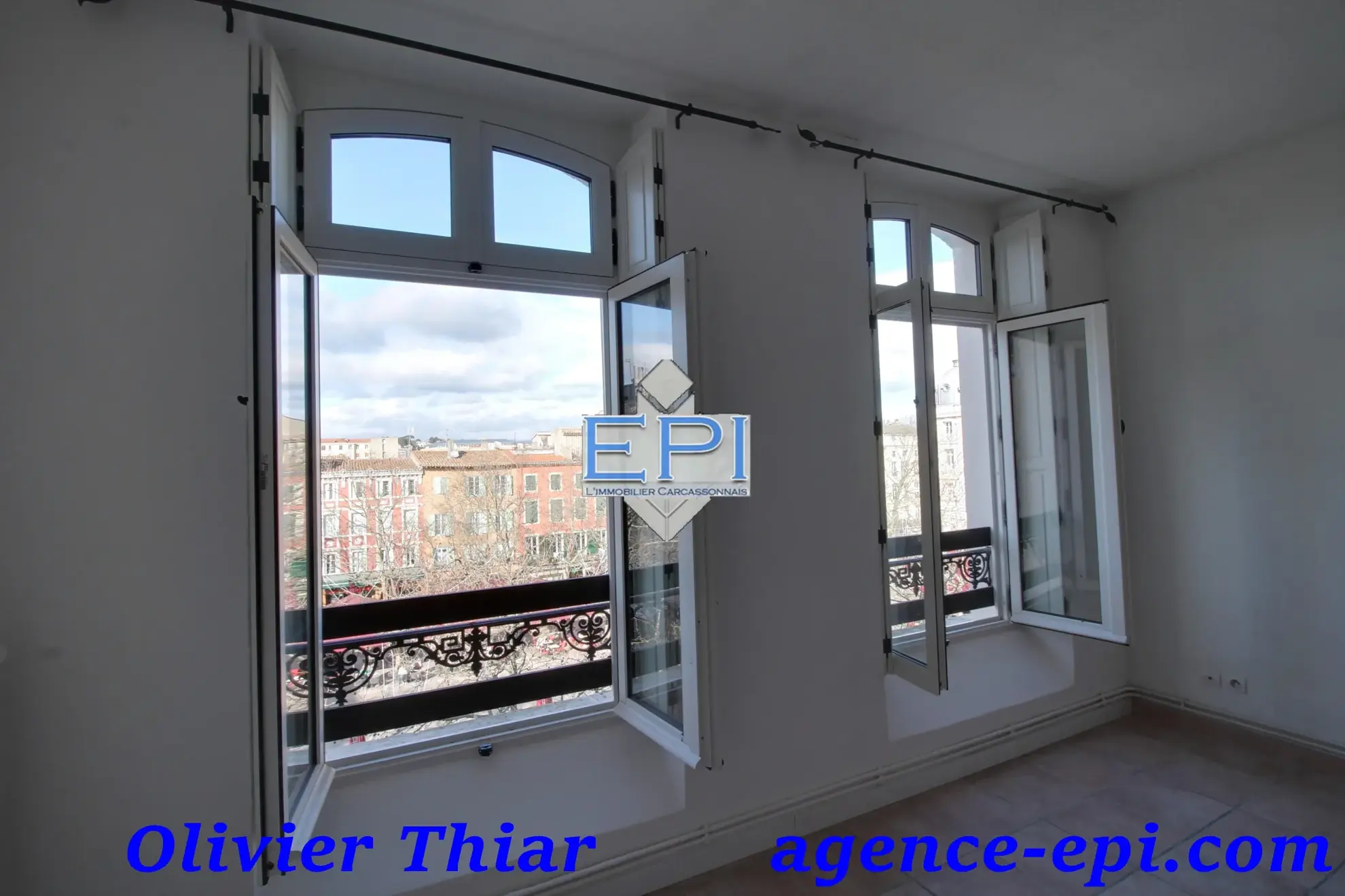 Appartement T3 avec vue sur la Place Carnot à Carcassonne 