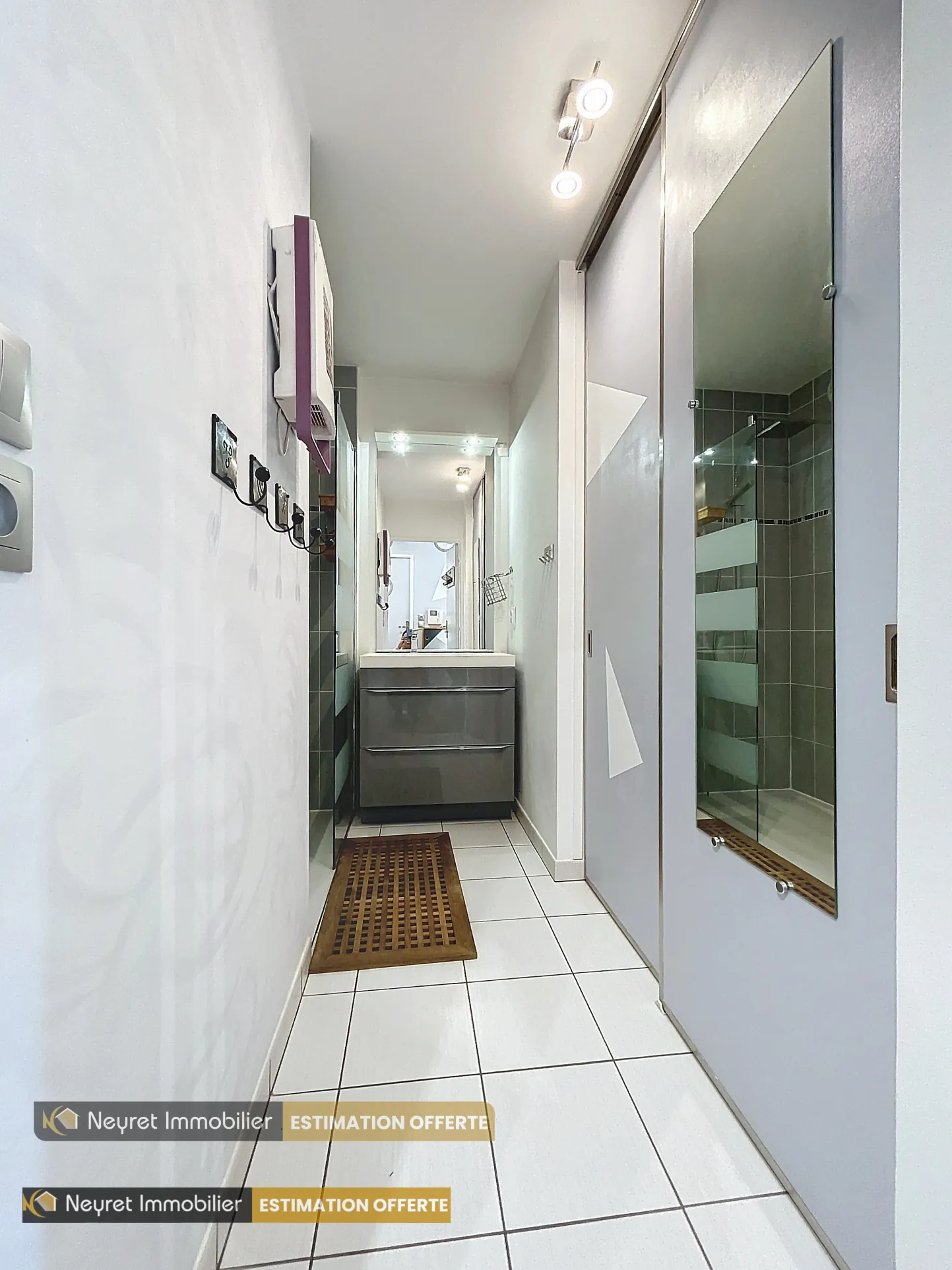 Appartement T3 lumineux de 55,84 m² à Saint-Fons avec parking et terrasse 