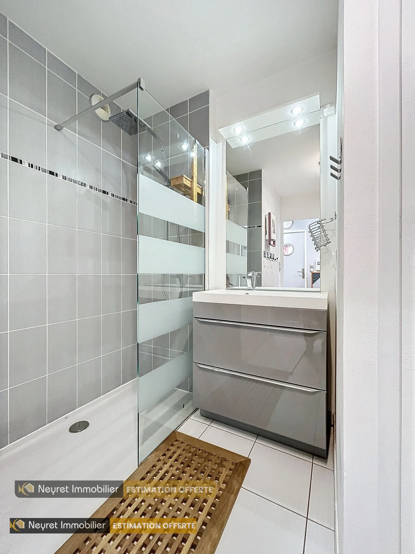 Appartement T3 lumineux de 55,84 m² à Saint-Fons avec parking et terrasse 