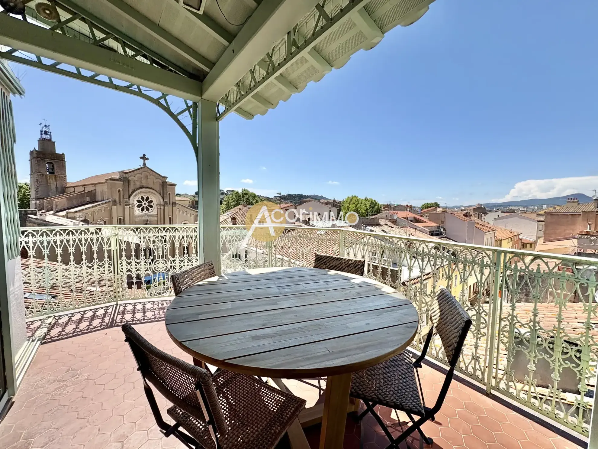 Appartement T2 avec terrasse et vue dégagée à La Seyne-sur-Mer 