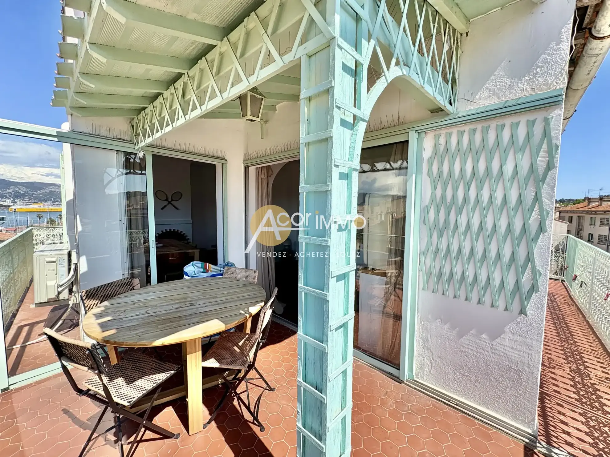 Appartement T2 avec terrasse et vue dégagée à La Seyne-sur-Mer 