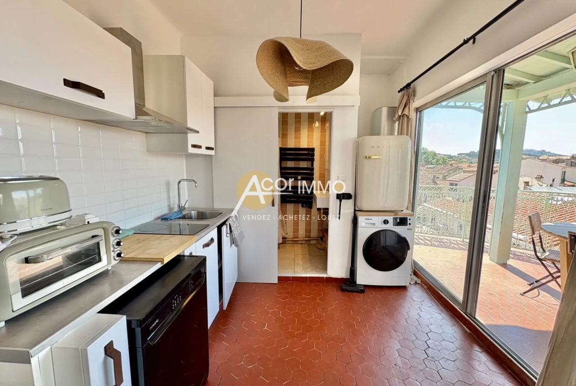 Appartement T2 avec terrasse et vue dégagée à La Seyne-sur-Mer 