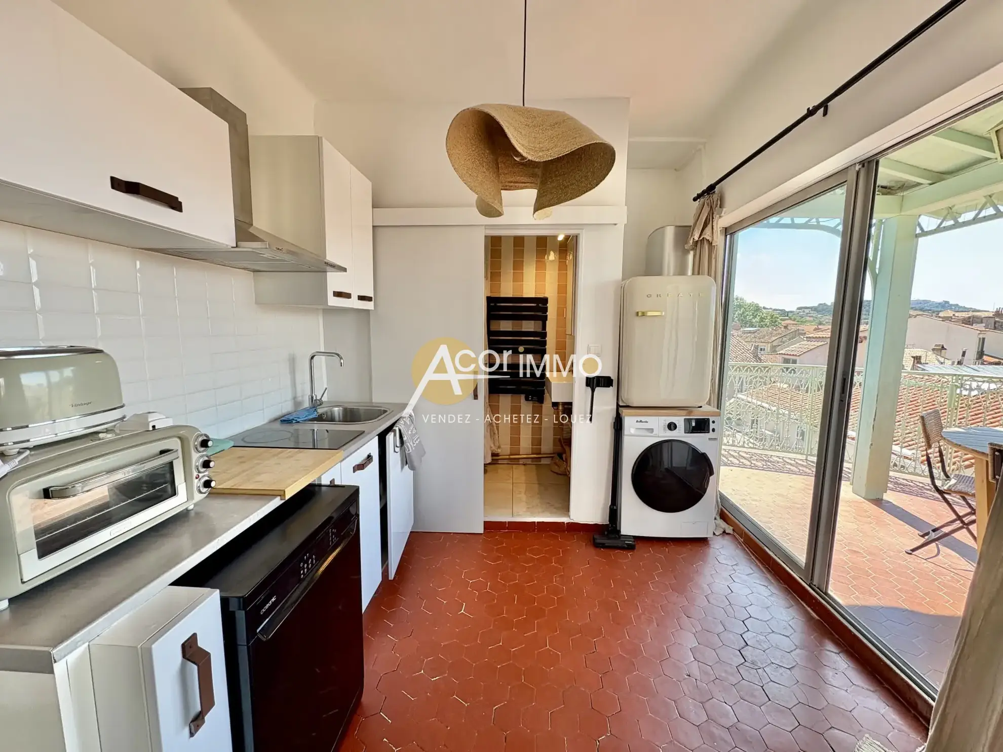 Appartement T2 avec terrasse et vue dégagée à La Seyne-sur-Mer 