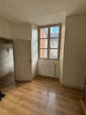 Appartement à vendre à Tulle de 60m² pour 27 000 euros, idéal pour une première acquisition 