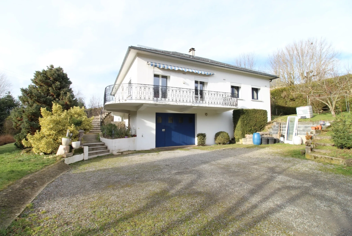 Grande maison moderne de 180 m² à Lacaune avec terrain de 4000 m² 