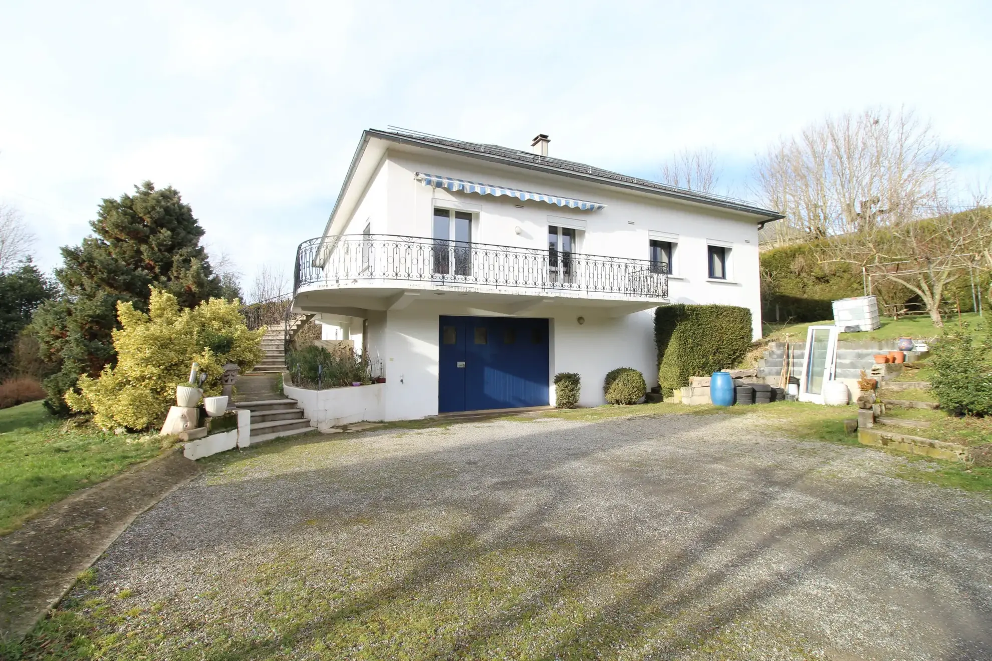 Grande maison moderne de 180 m² à Lacaune avec terrain de 4000 m² 