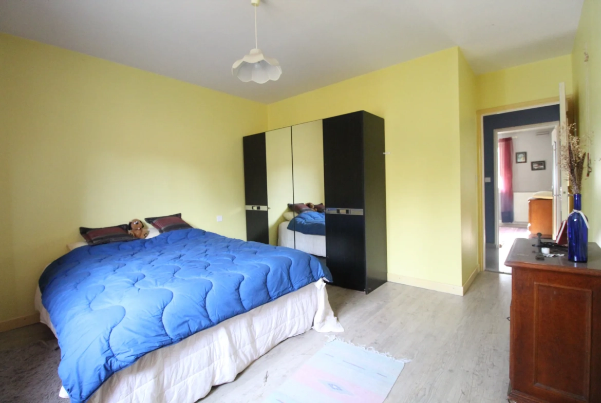 Grande maison moderne de 180 m² à Lacaune avec terrain de 4000 m² 