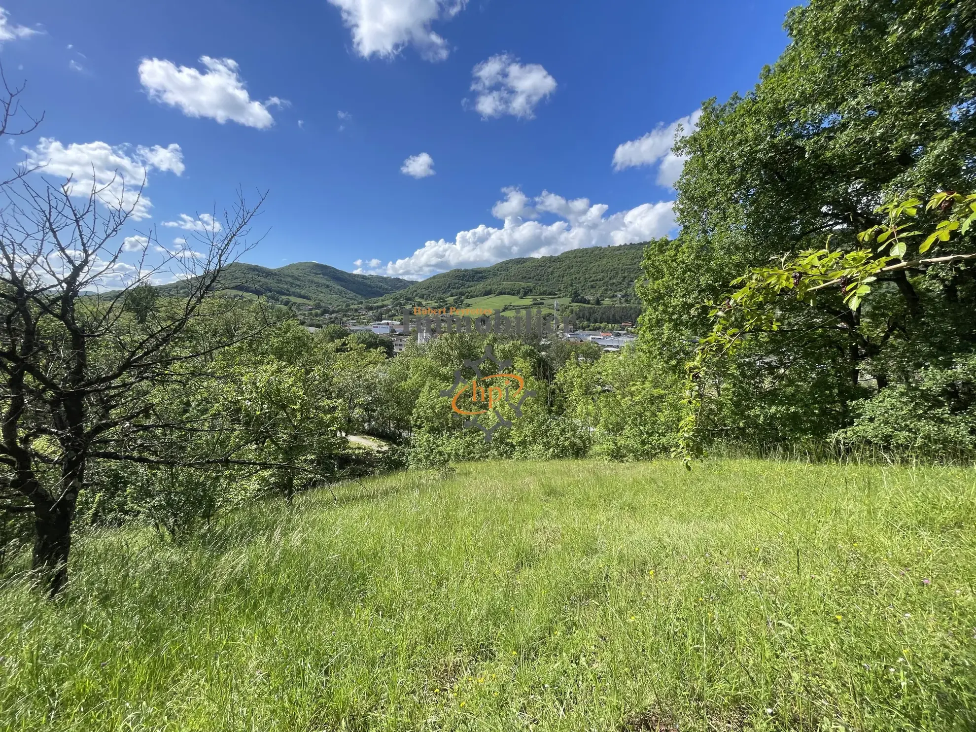 À vendre maison avec terrain à Saint Affrique, 70 m², proche ville 