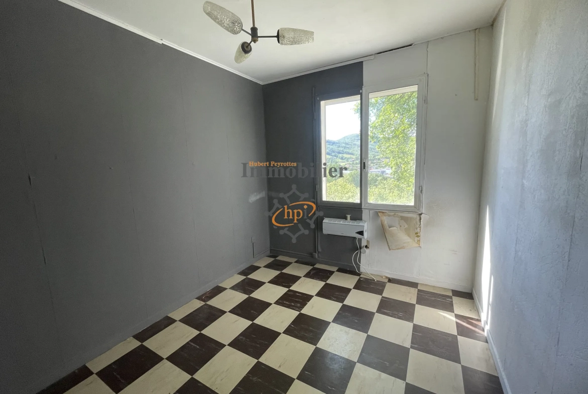 À vendre maison avec terrain à Saint Affrique, 70 m², proche ville 