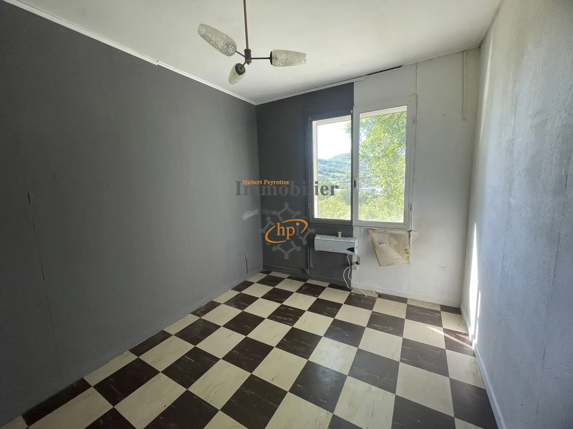À vendre maison avec terrain à Saint Affrique, 70 m², proche ville 
