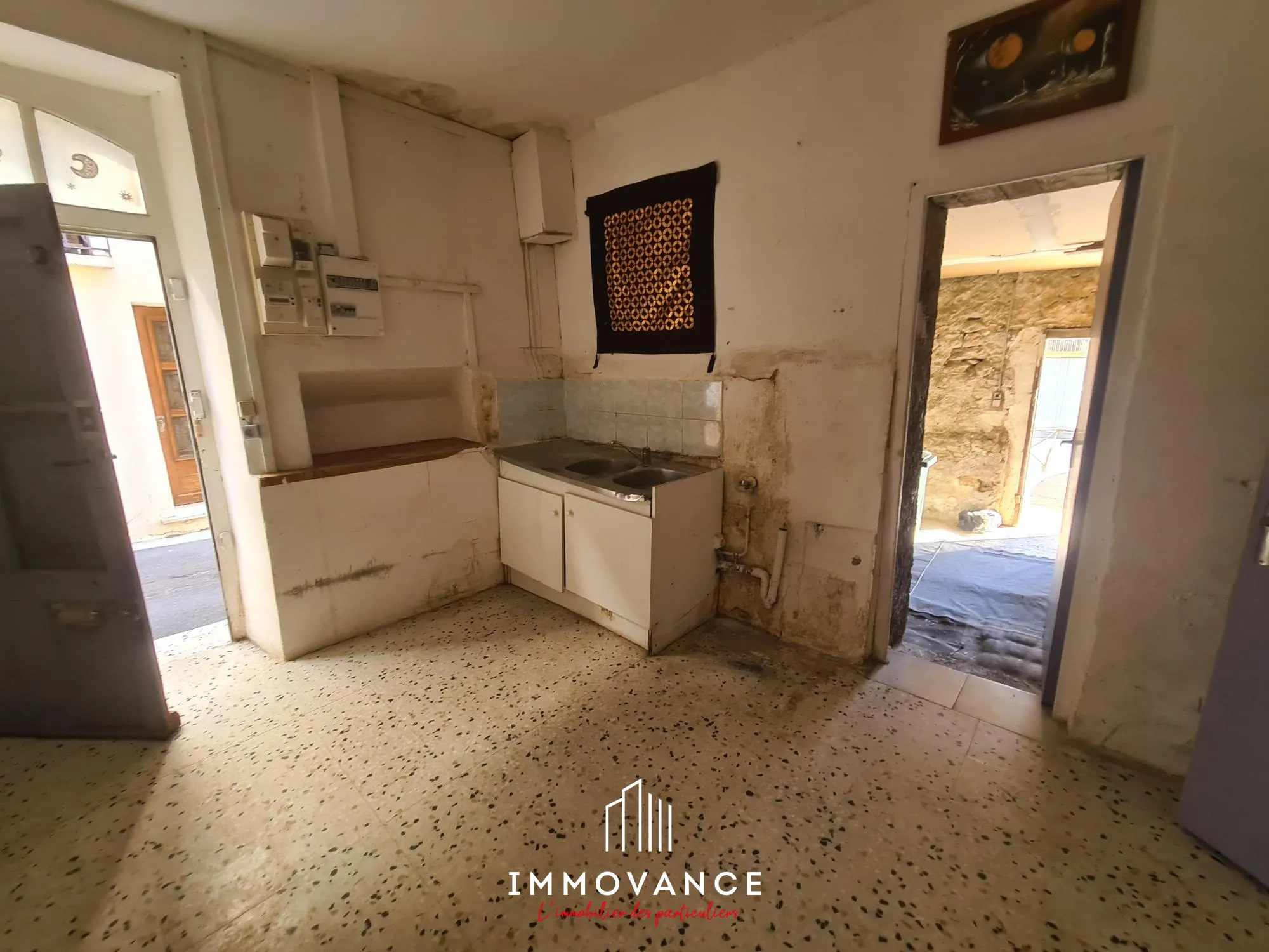 Maison de village à rénover avec potentiel à Campagnan, 90 m² 