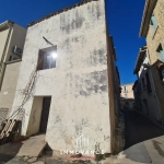 Maison de village à rénover avec potentiel à Campagnan, 90 m²
