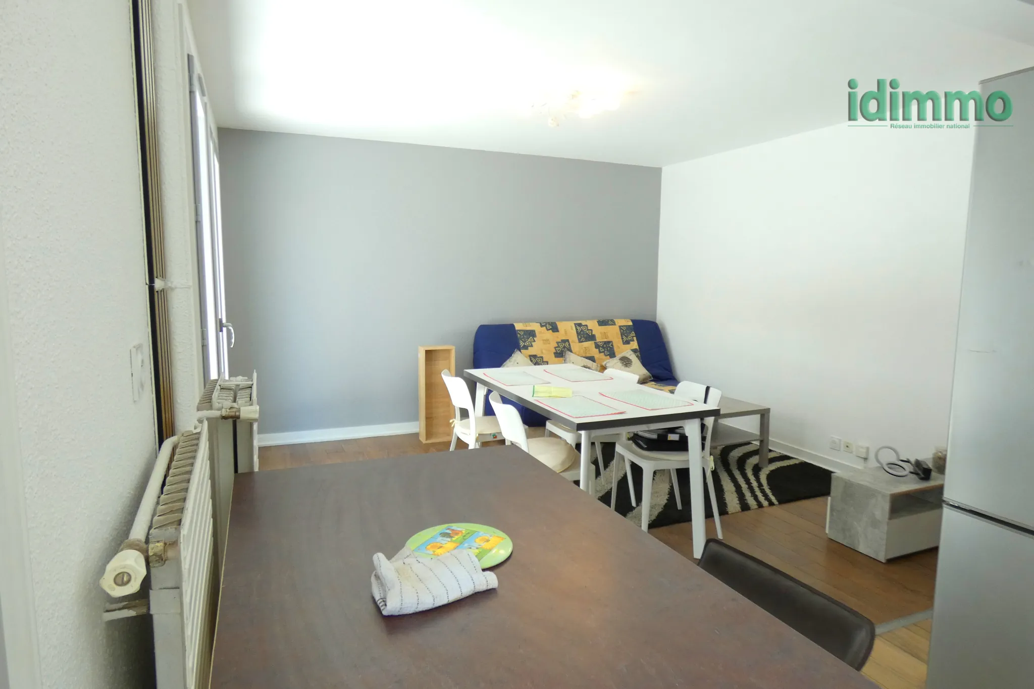 Appartement T3 rénové avec terrasse, parking sécurisé et cave à Aurillac 