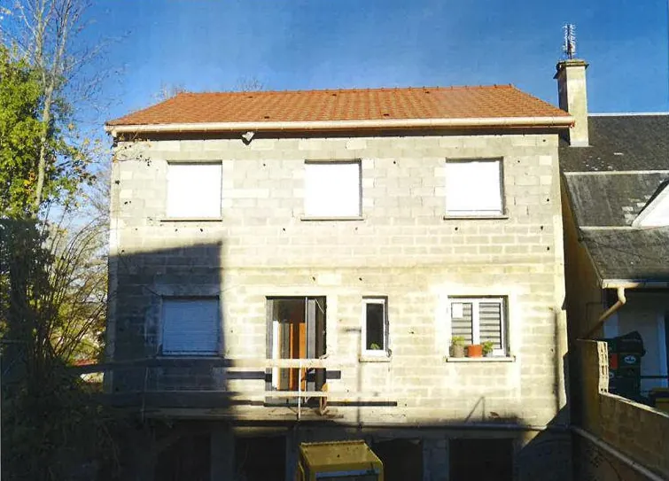 Maison spacieuse à vendre à Montfermeil avec grand terrain et jardin 