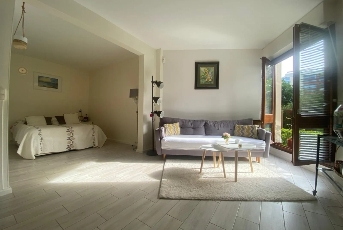 Charmant studio rénové de 39 m² au Le Chesnay, proche des commodités 