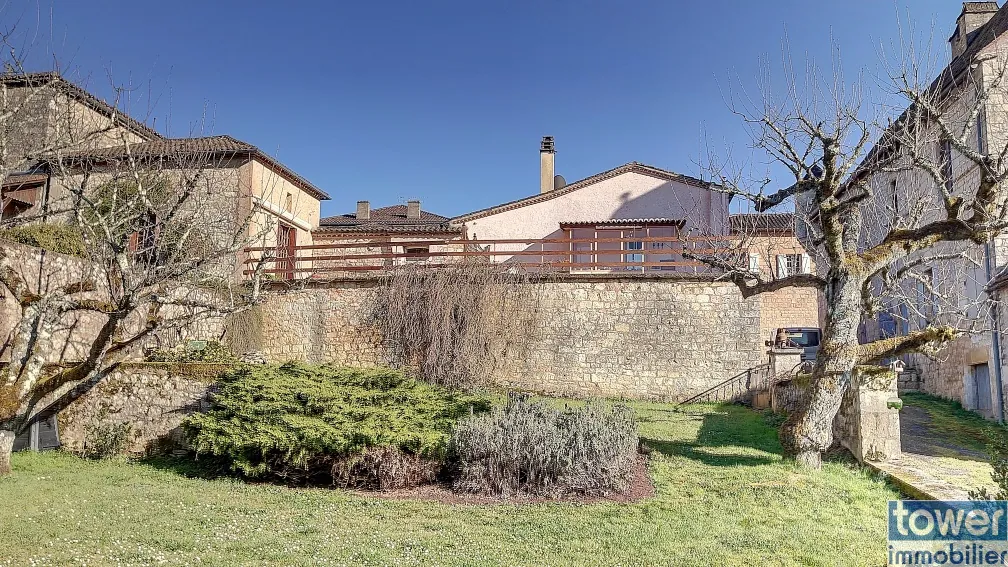 Charmante maison de bastide avec gîte et jardin à Montcabrier 