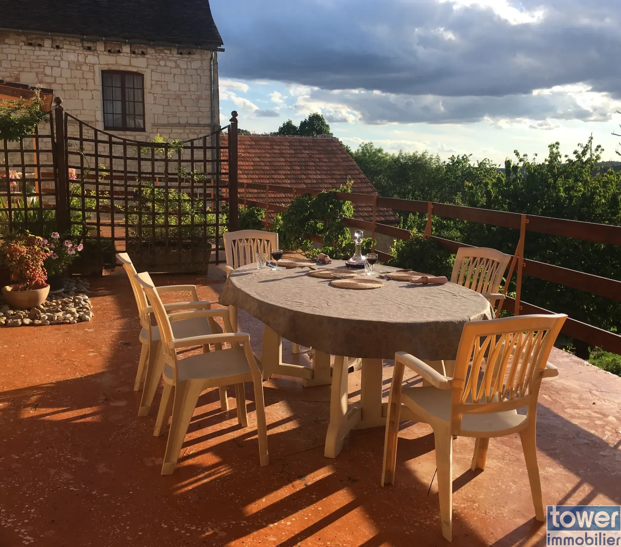 Charmante maison de bastide avec gîte et jardin à Montcabrier 