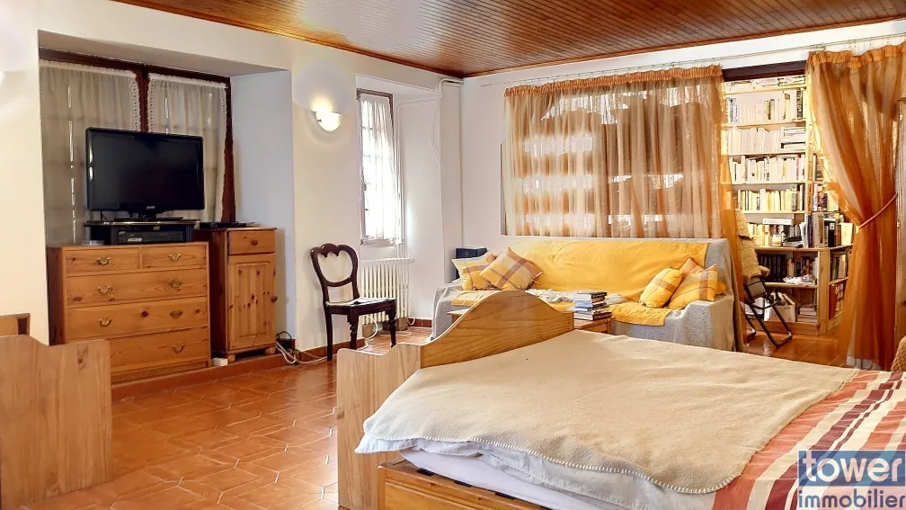 Charmante maison de bastide avec gîte et jardin à Montcabrier 