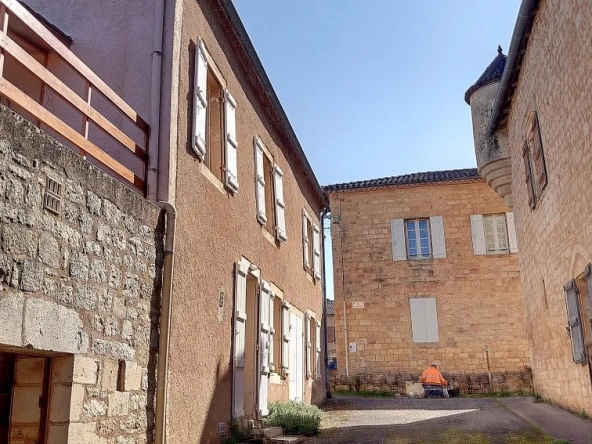Charmante maison de bastide avec gîte et jardin à Montcabrier