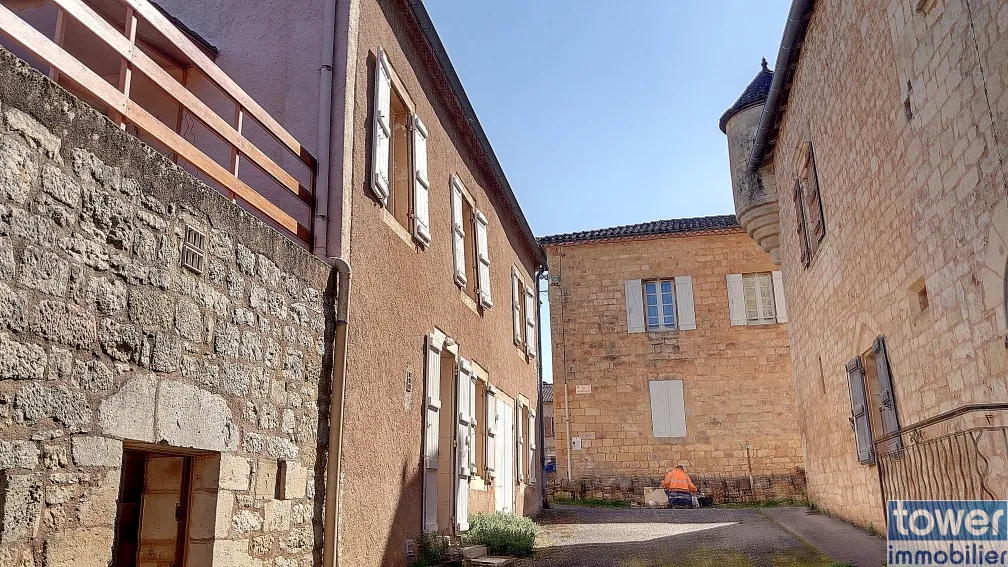 Charmante maison de bastide avec gîte et jardin à Montcabrier 