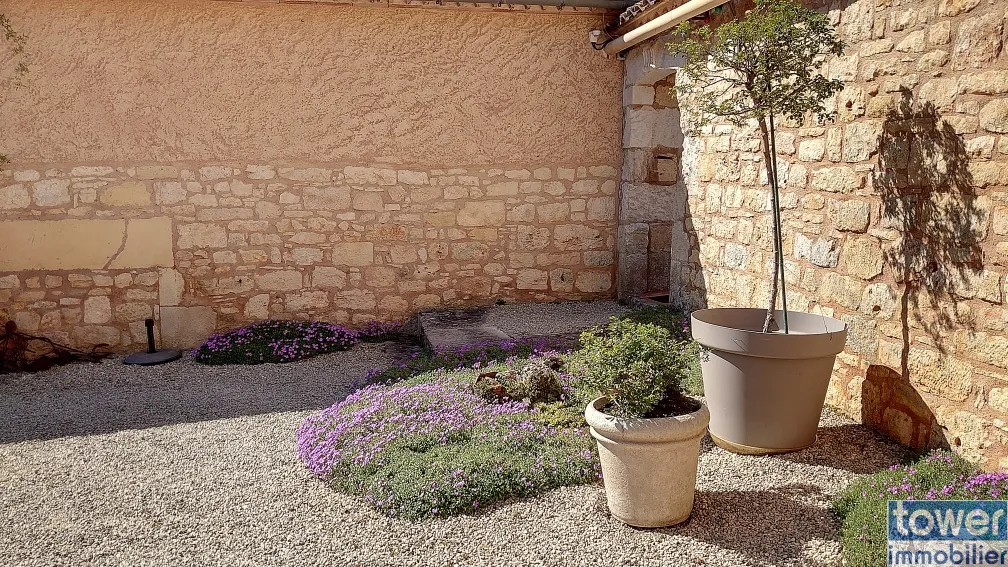 Charmante maison de bastide avec gîte et jardin à Montcabrier 