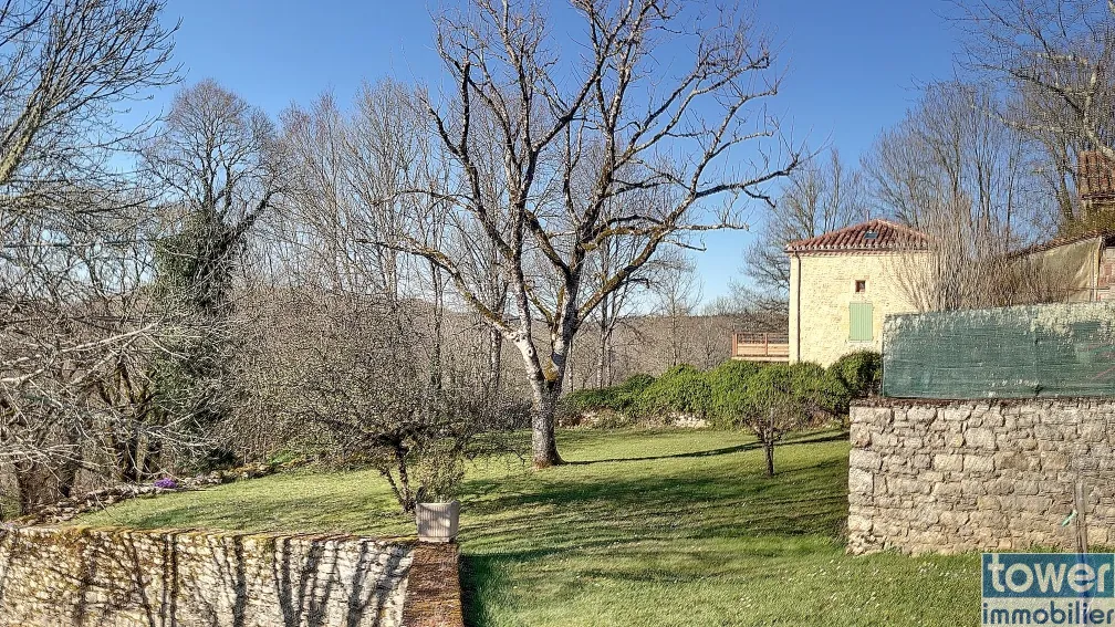 Charmante maison de bastide avec gîte et jardin à Montcabrier 