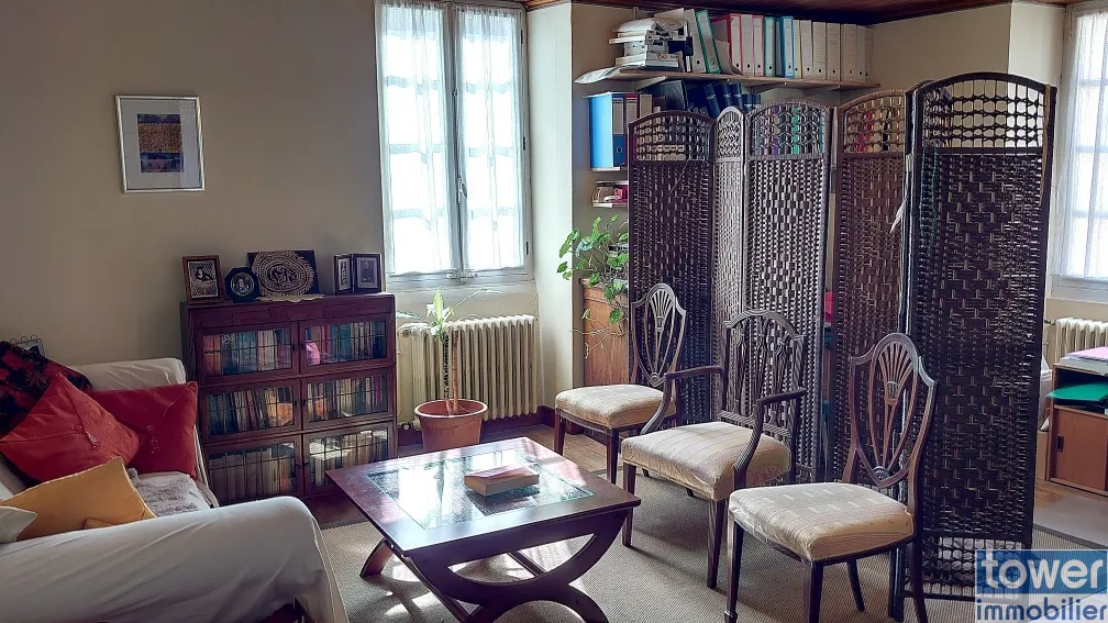 Charmante maison de bastide avec gîte et jardin à Montcabrier 