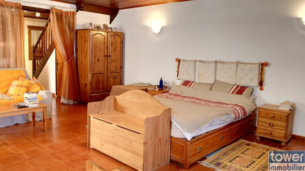 Charmante maison de bastide avec gîte et jardin à Montcabrier 