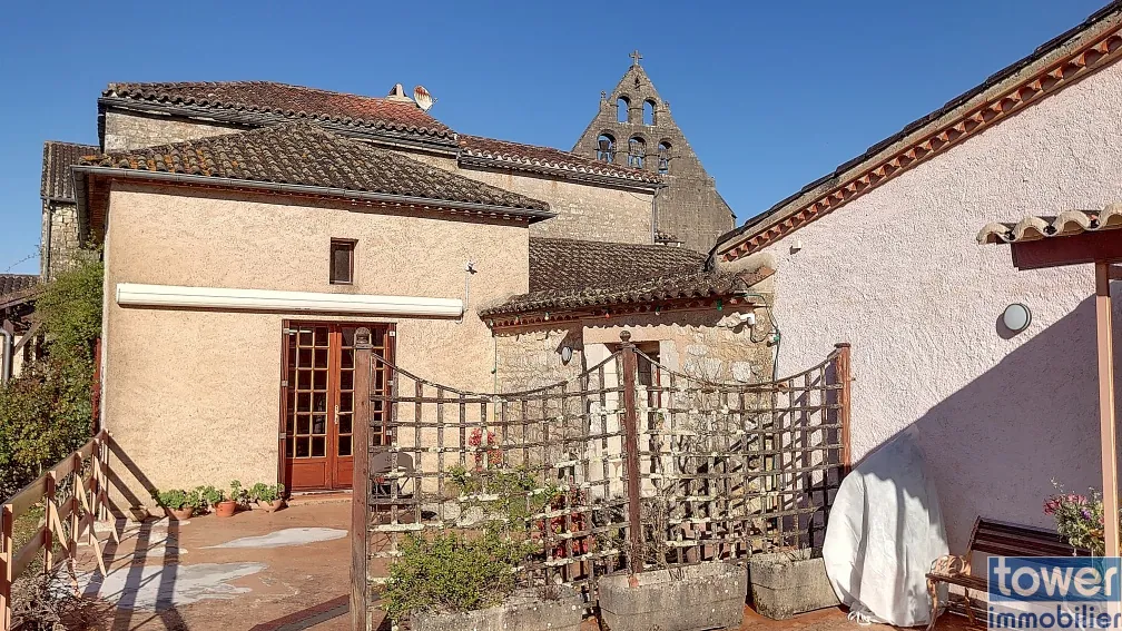 Charmante maison de bastide avec gîte et jardin à Montcabrier 