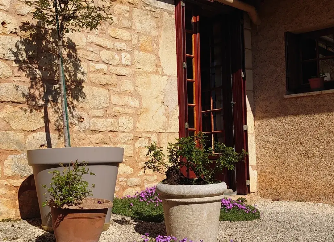 Charmante maison de bastide avec gîte et jardin à Montcabrier 