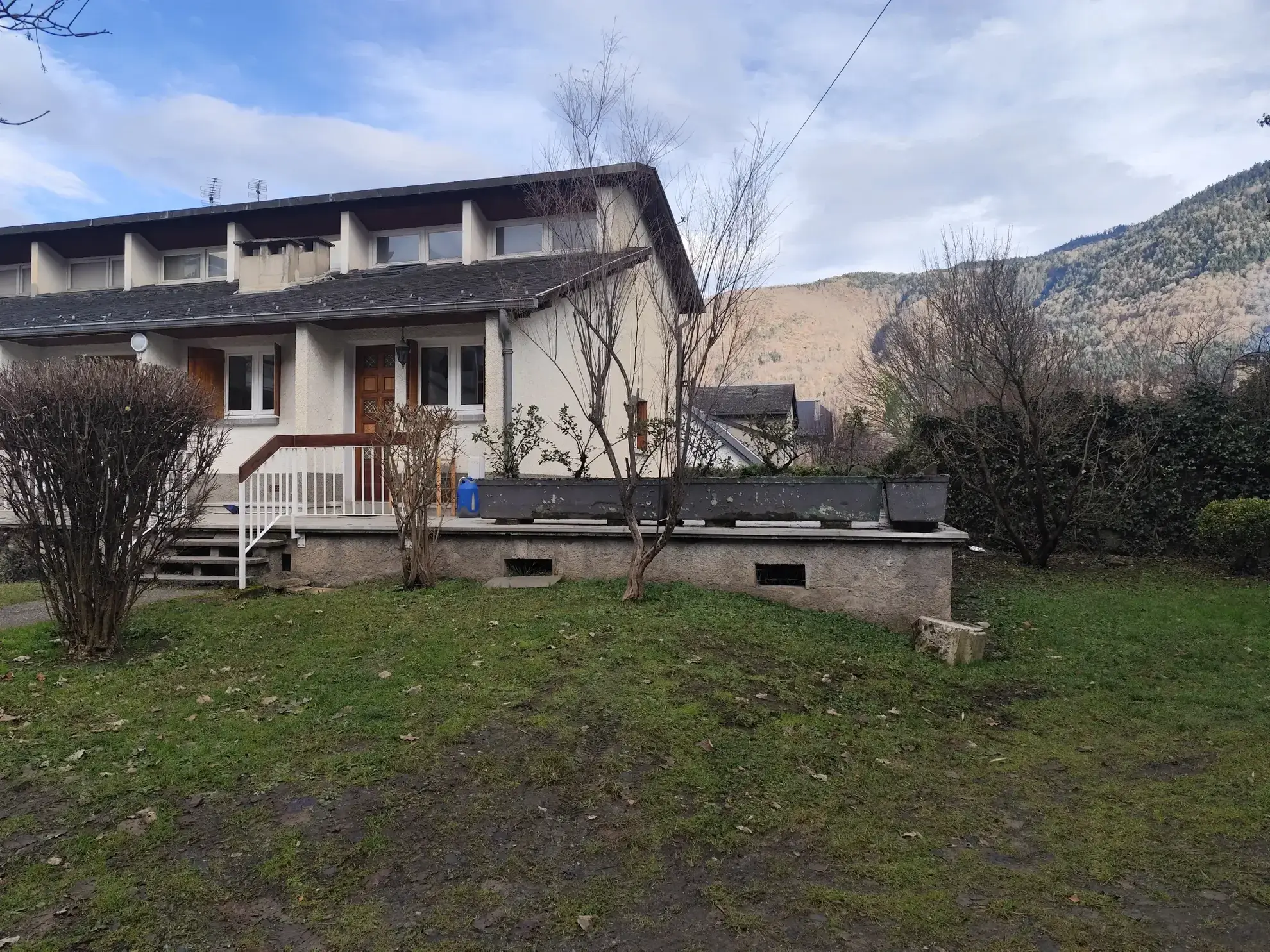 Maison de 75 m² en centre-ville de Bagnères de Luchon avec terrasse et vue dégagée 