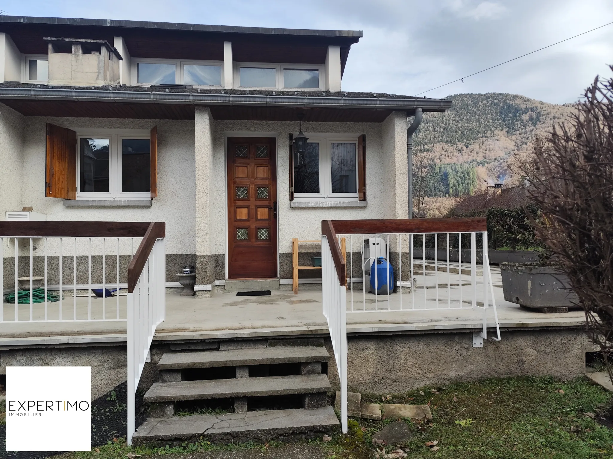 Maison de 75 m² en centre-ville de Bagnères de Luchon avec terrasse et vue dégagée 