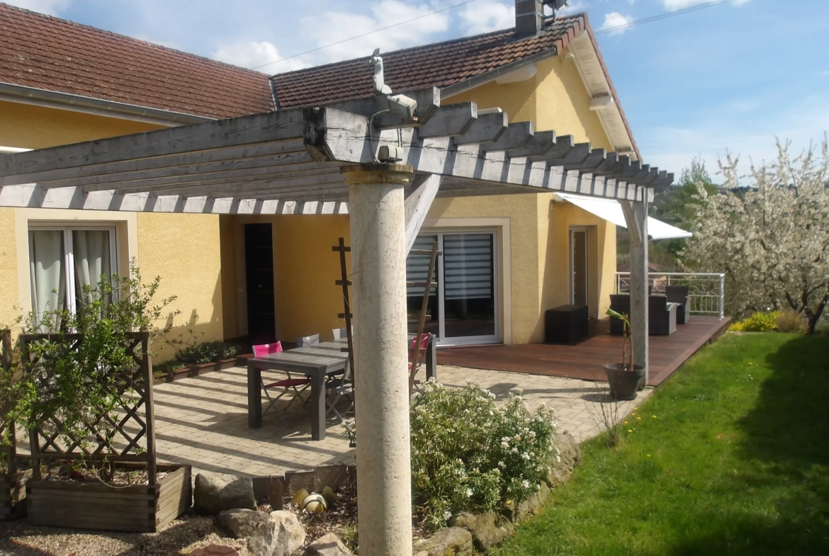 Maison 2003 avec grand jardin proche de Charlieu - 150 m² 