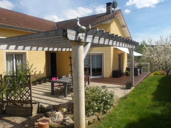 Maison 2003 avec grand jardin proche de Charlieu - 150 m²