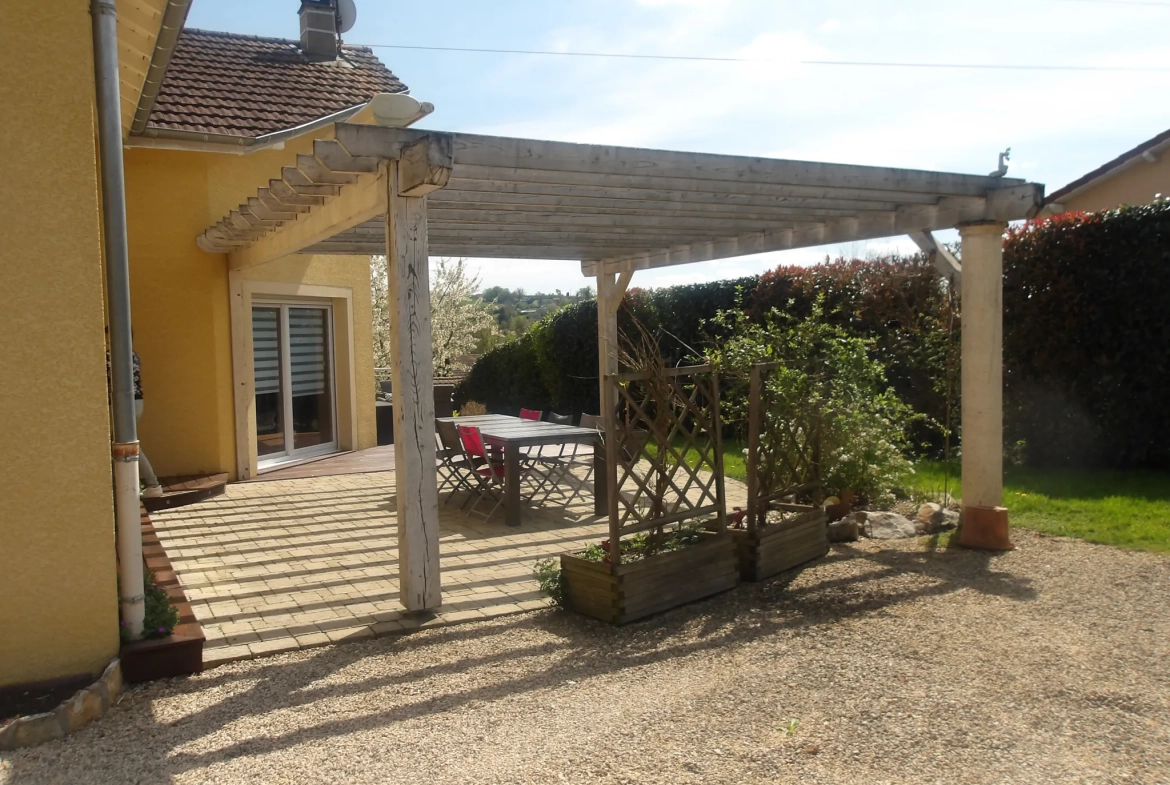 Maison 2003 avec grand jardin proche de Charlieu - 150 m² 