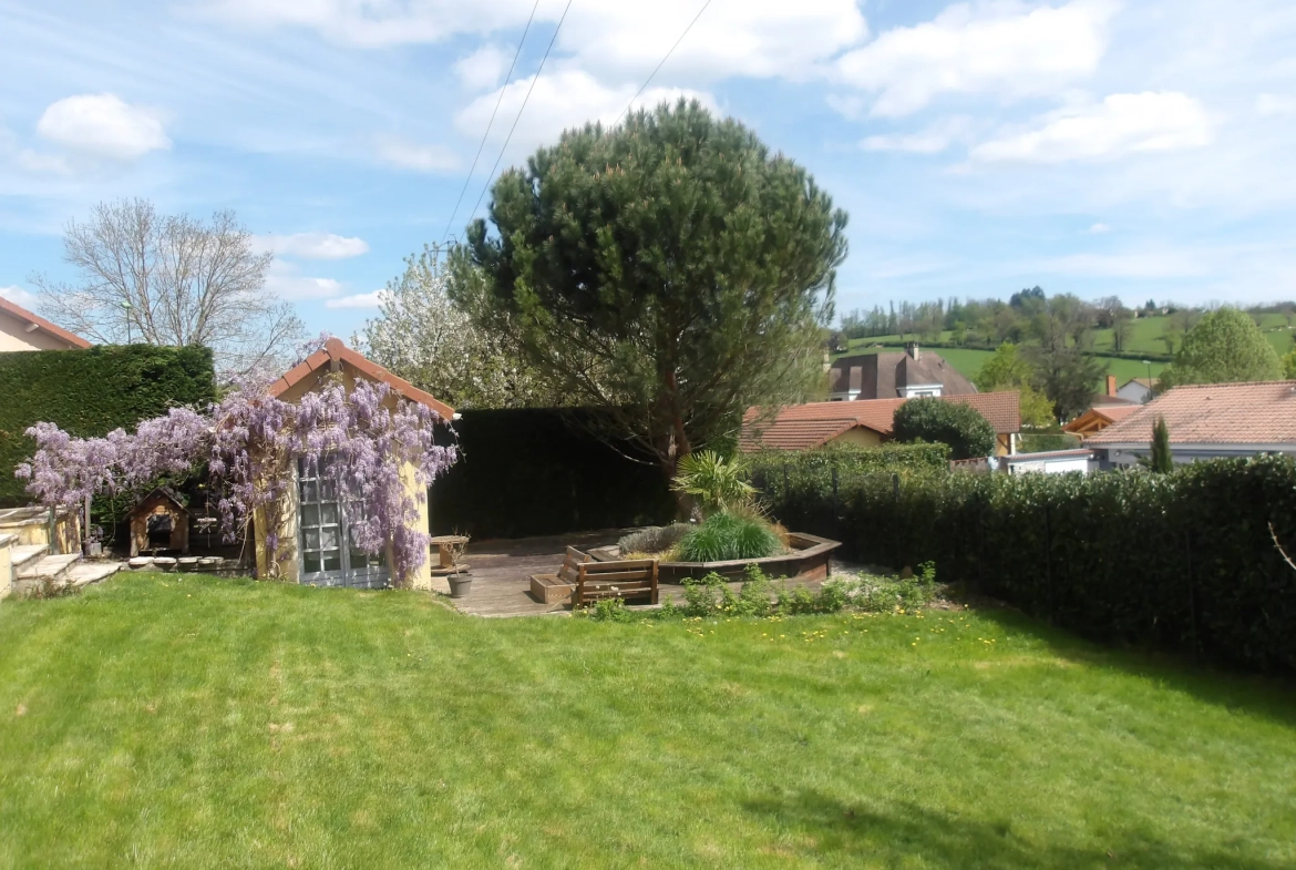 Maison 2003 avec grand jardin proche de Charlieu - 150 m² 