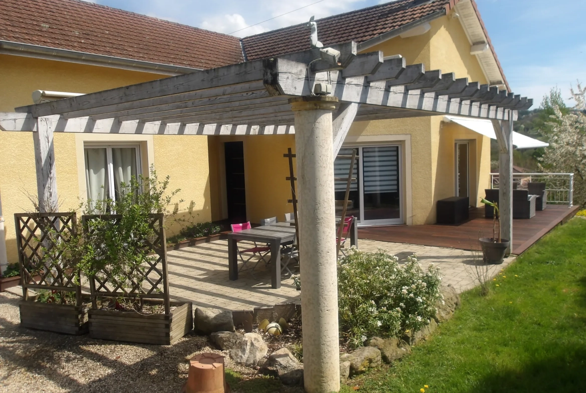 Maison 2003 avec grand jardin proche de Charlieu - 150 m² 