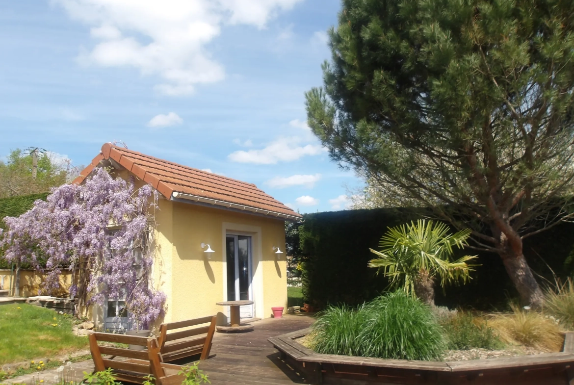 Maison 2003 avec grand jardin proche de Charlieu - 150 m² 