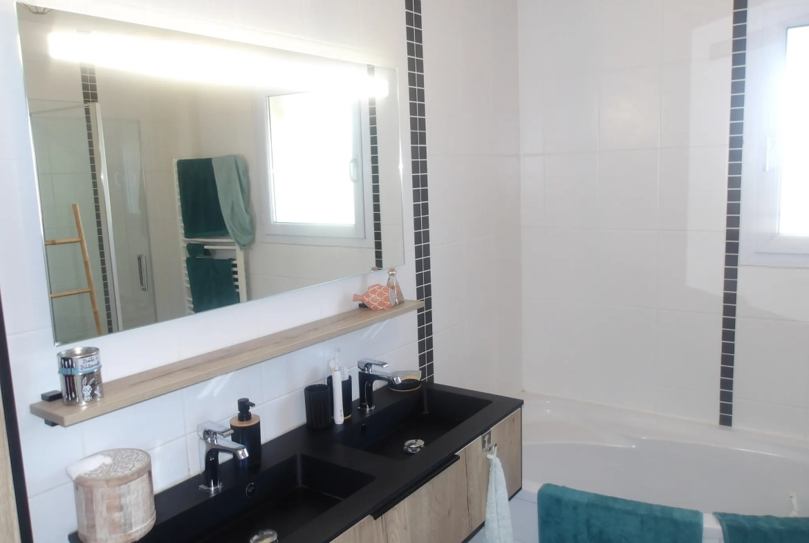 Maison 2003 avec grand jardin proche de Charlieu - 150 m² 