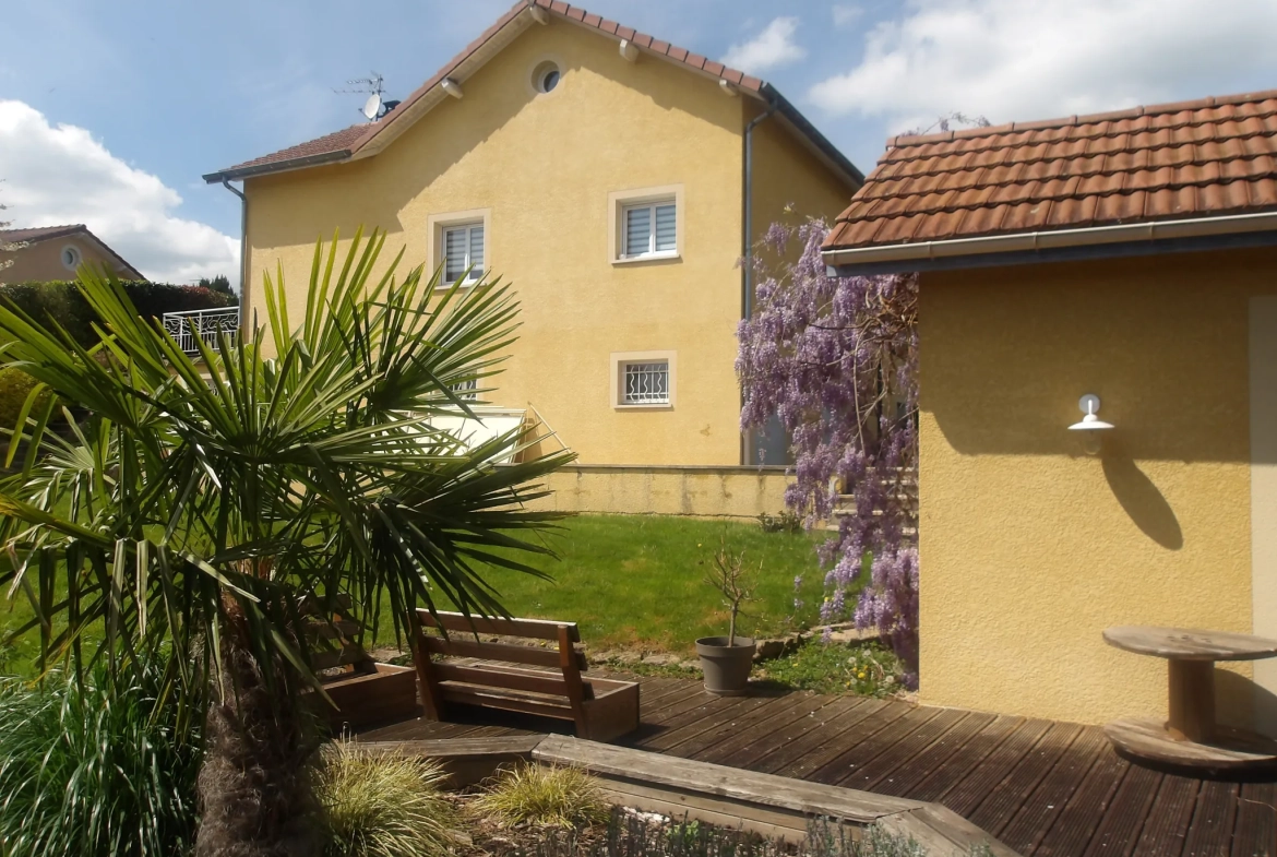 Maison 2003 avec grand jardin proche de Charlieu - 150 m² 