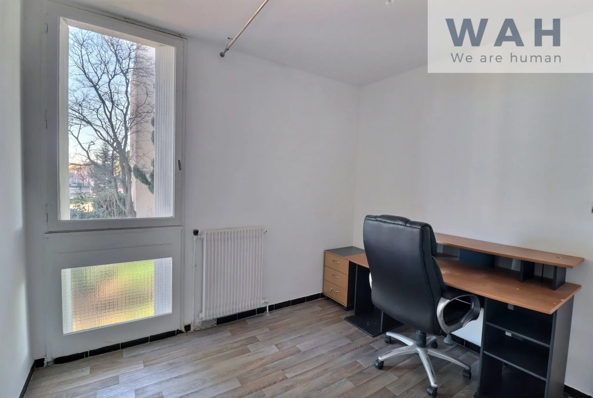 Appartement T4 à rénover à Lunel 34400 – Emplacement privilégié 