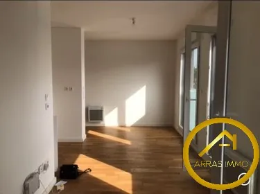 Studio à Vendre à Arras de 26,1 m² avec stationnement et locataire en place