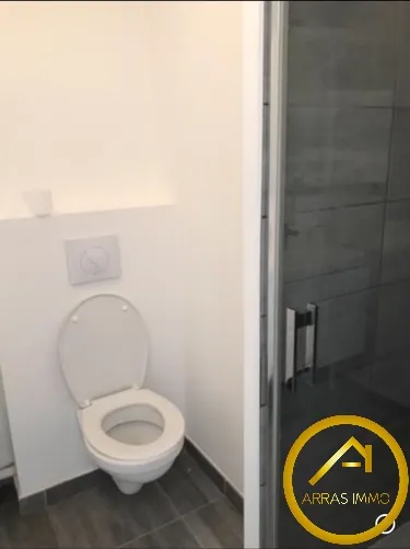 Studio à Vendre à Arras de 26,1 m² avec stationnement et locataire en place 