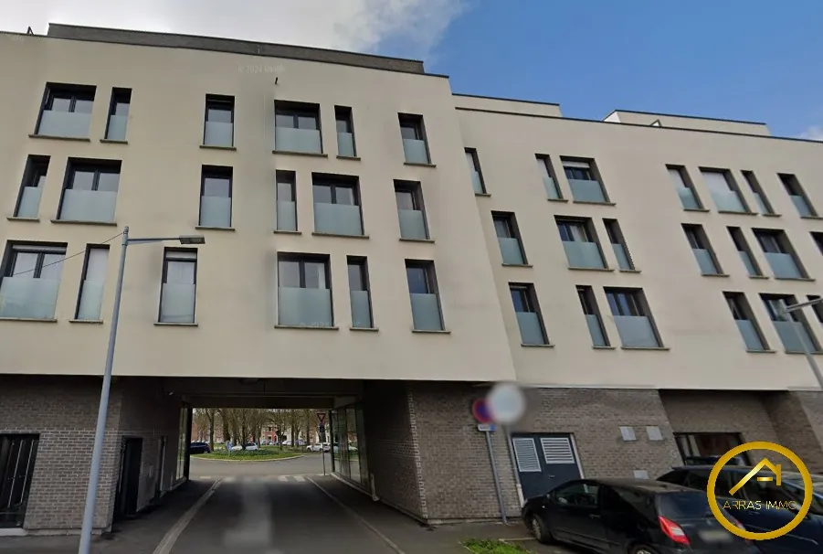 Studio à Vendre à Arras de 26,1 m² avec stationnement et locataire en place 