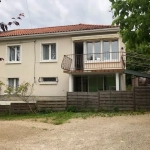 Maison 3 chambres avec T1 loué et terrain de 600 m² à Villefranche de Rouergue