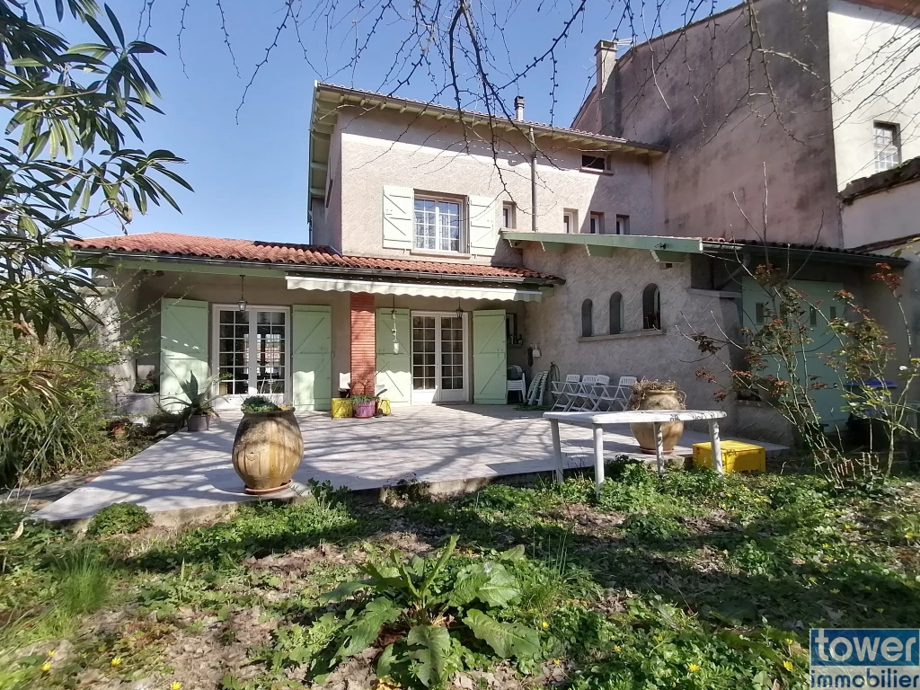 Maison de caractère à Montech de 150 m² avec jardin et double garage