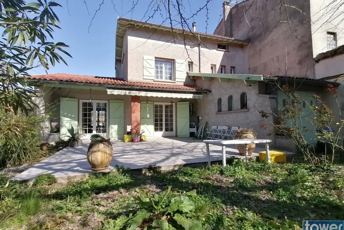 Maison de caractère à Montech de 150 m² avec jardin et double garage 