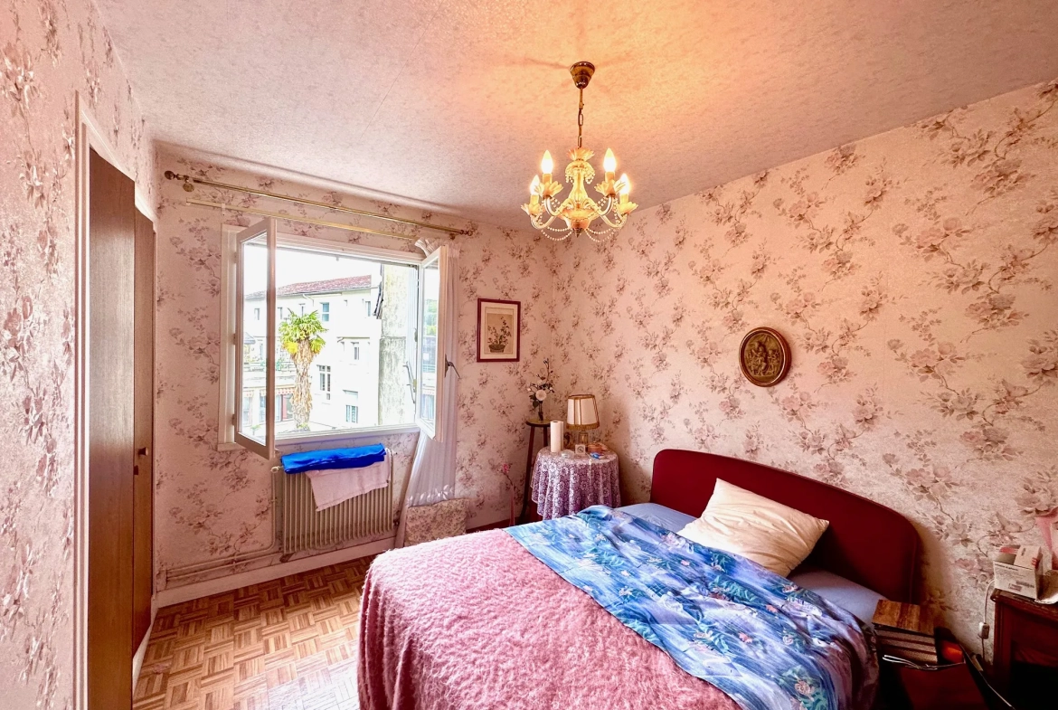 Appartement T3 avec garage et cave à Lourdes près des Halles 